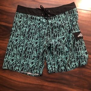 Tormenter Board Shorts Bamboo Leafs Surf Swim Suit/Trunks Men SZ 38 Pocket.